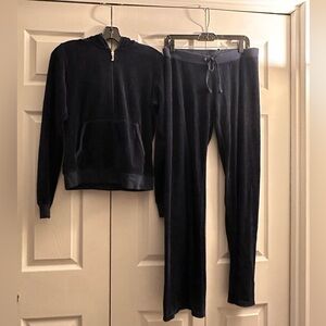 JUICY COUTURE classic velour sweatsuit